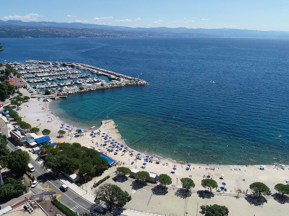 Stylish Apartment 100 M From The Beach Opatija Dış mekan fotoğraf